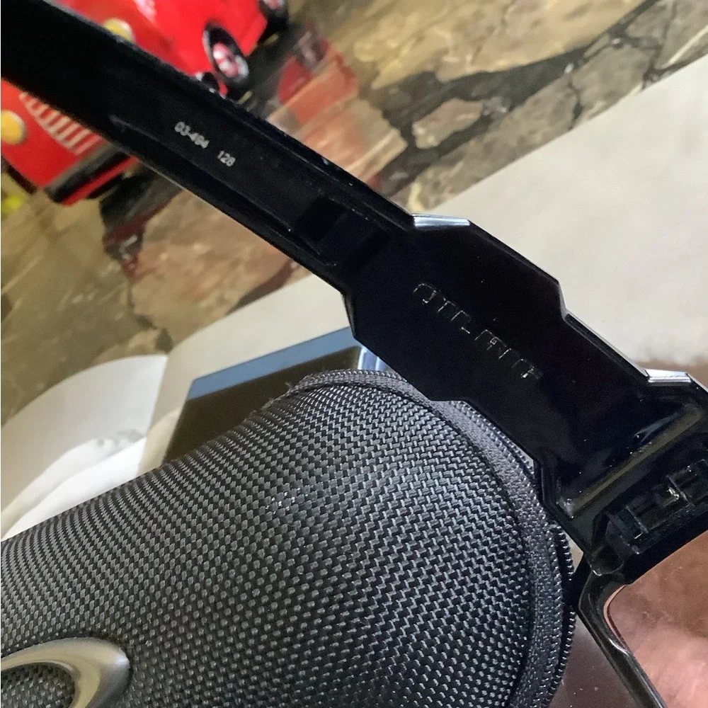 Oakley authentic oil